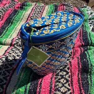 NWT Vera Bradley Cool Keeper insulated lunch bag in the "Riviera Blue".